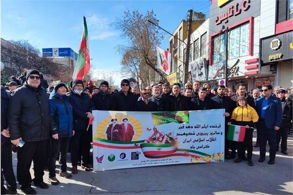 حضور مدیرکل و کارکنان ارتباطات و فناوری اطلاعات استان اردبیل در راهپیمایی یوم الله 22 بهمن